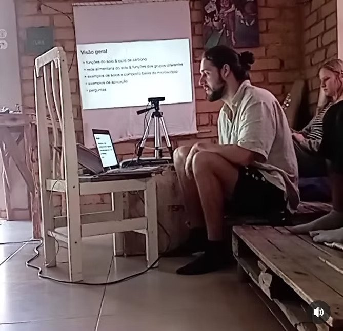 8b1900_18f9cce1ce9f46a7aa91dff93b6a70f9~mv2